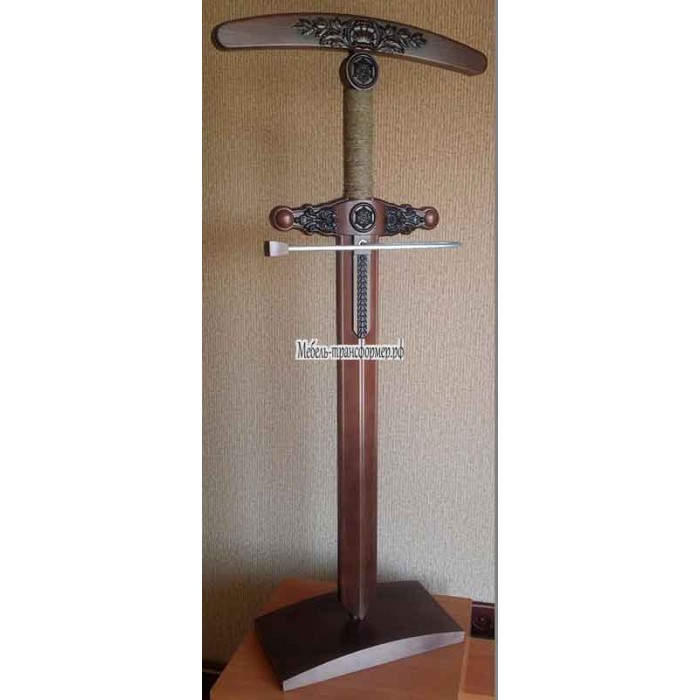 Напольная деревянная вешалка для одежды «меч»