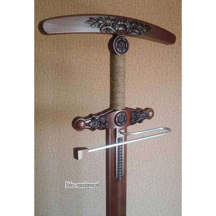 Напольная деревянная вешалка для одежды «меч»