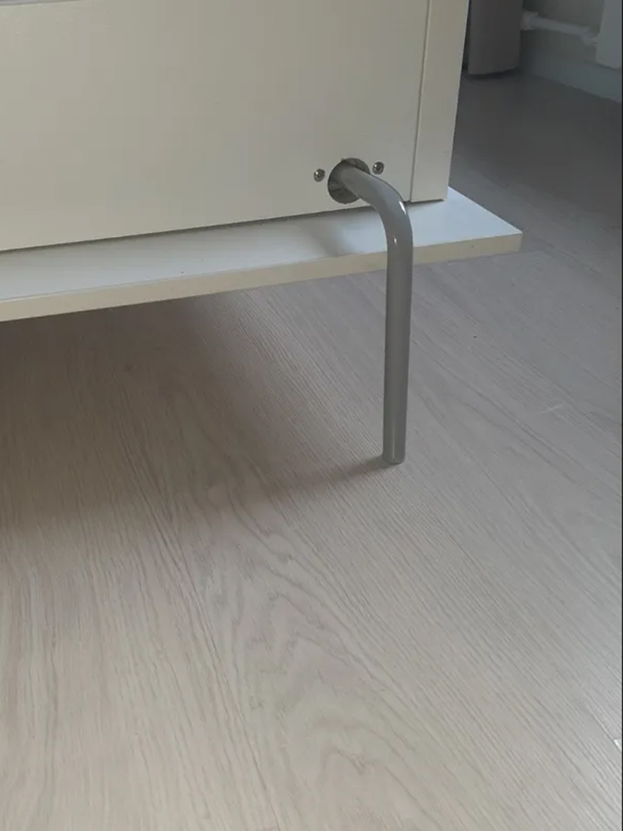 Ножки шкафа кровати поворотные металлические-уценка, повреждения Ножки шкафа кровати поворотные металлические-уценка, повреждения