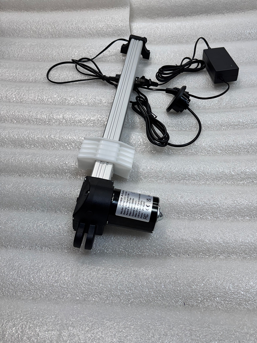 Линейный привод актуатор реклайнера с управлением 29V 1000N Линейный привод актуатор реклайнера с управлением 29V 1000N