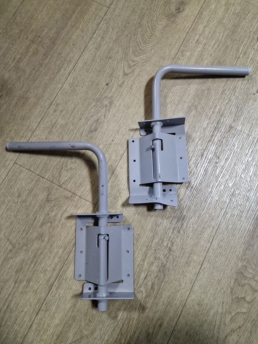 Ножки шкафа кровати поворотные металлические-уценка, повреждения Ножки шкафа кровати поворотные металлические-уценка, повреждения