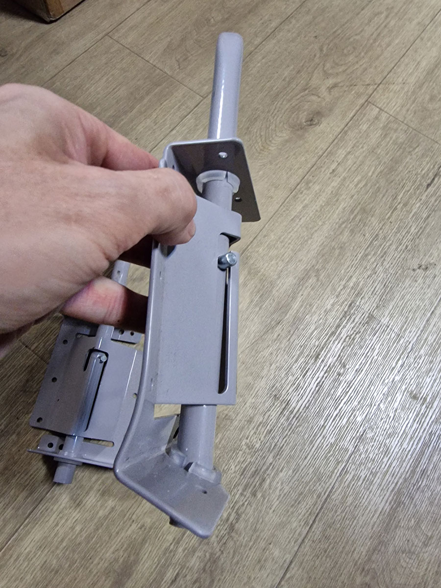 Ножки шкафа кровати поворотные металлические-уценка, повреждения Ножки шкафа кровати поворотные металлические-уценка, повреждения